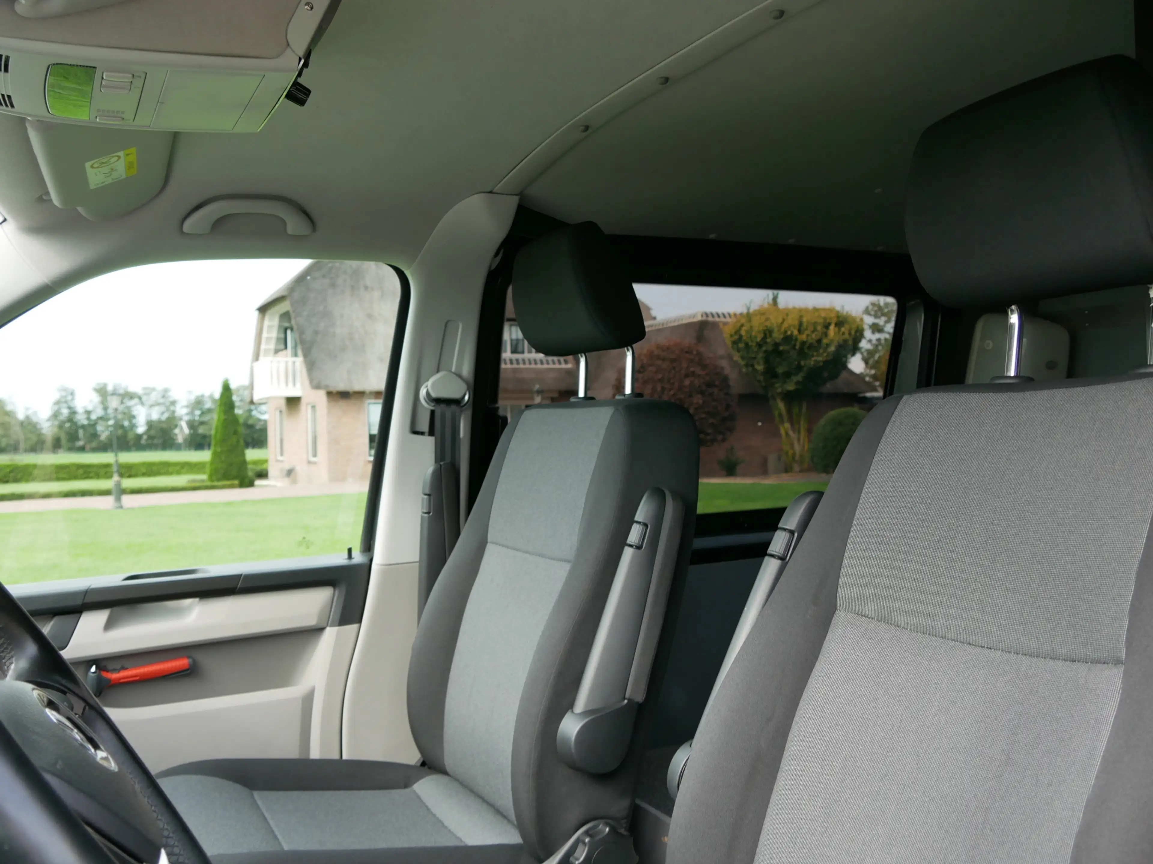 Volkswagen Transporter 2.0 TDI L2H1 Highline 110kW DSG | AC | NAVI | CAME — photo 14
