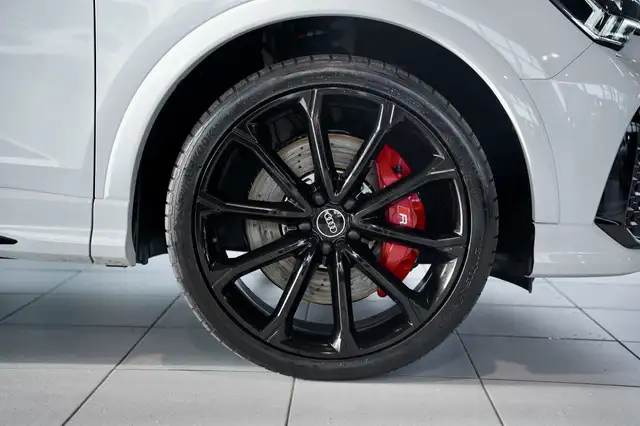 Audi RS Q3 view 7