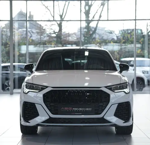 Audi RS Q3 view 3