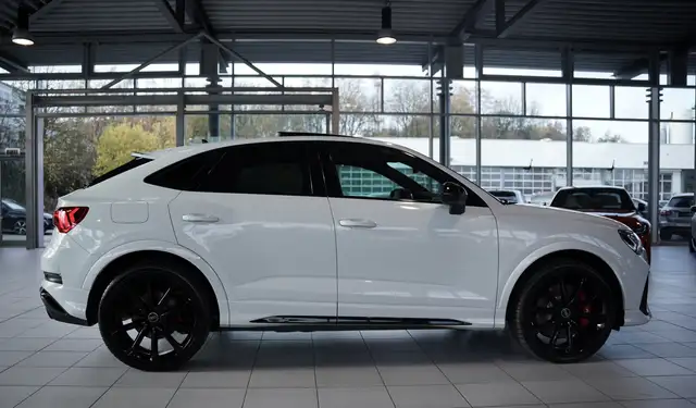 Audi RS Q3 view 6