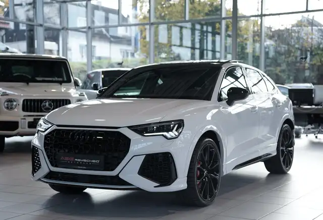 Audi RS Q3 view 4