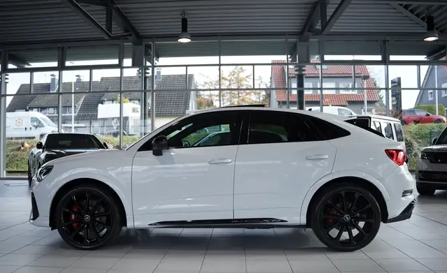 Audi RS Q3 view 11