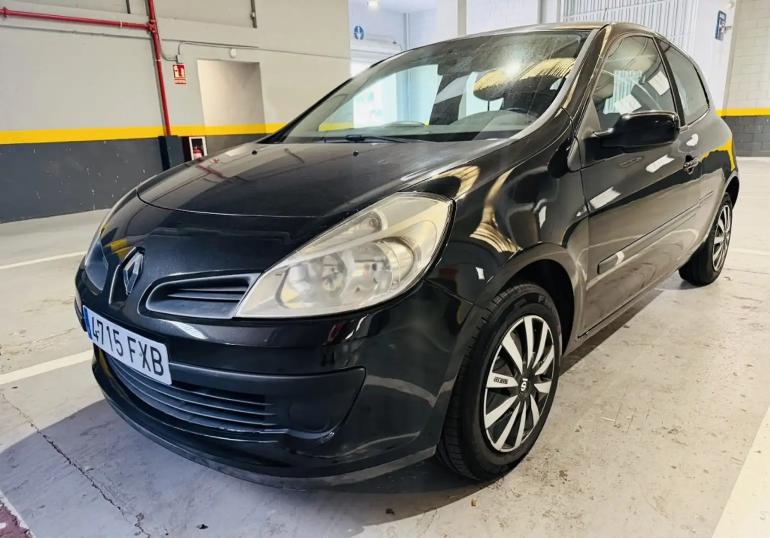 Renault Clio 1.5dCi Authentique 70 Negro - 1