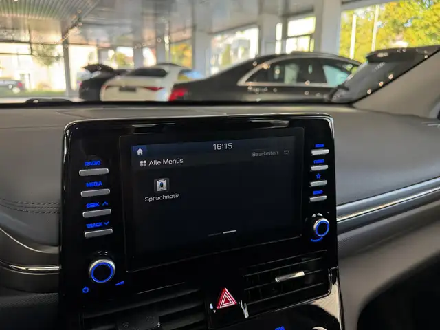 Hyundai IONIQ view 17