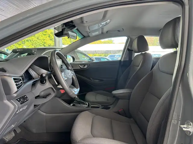 Hyundai IONIQ view 10