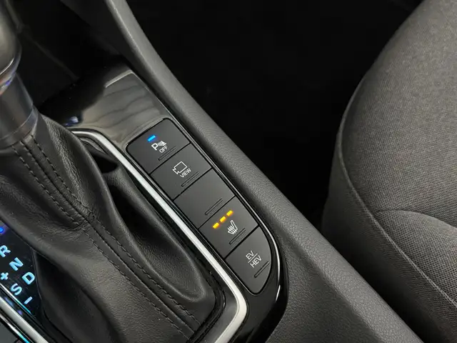 Hyundai IONIQ view 25