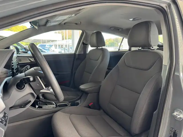 Hyundai IONIQ view 14