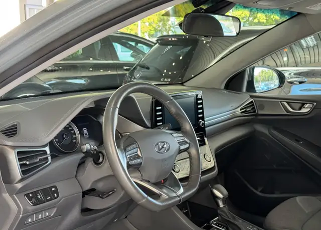 Hyundai IONIQ view 13