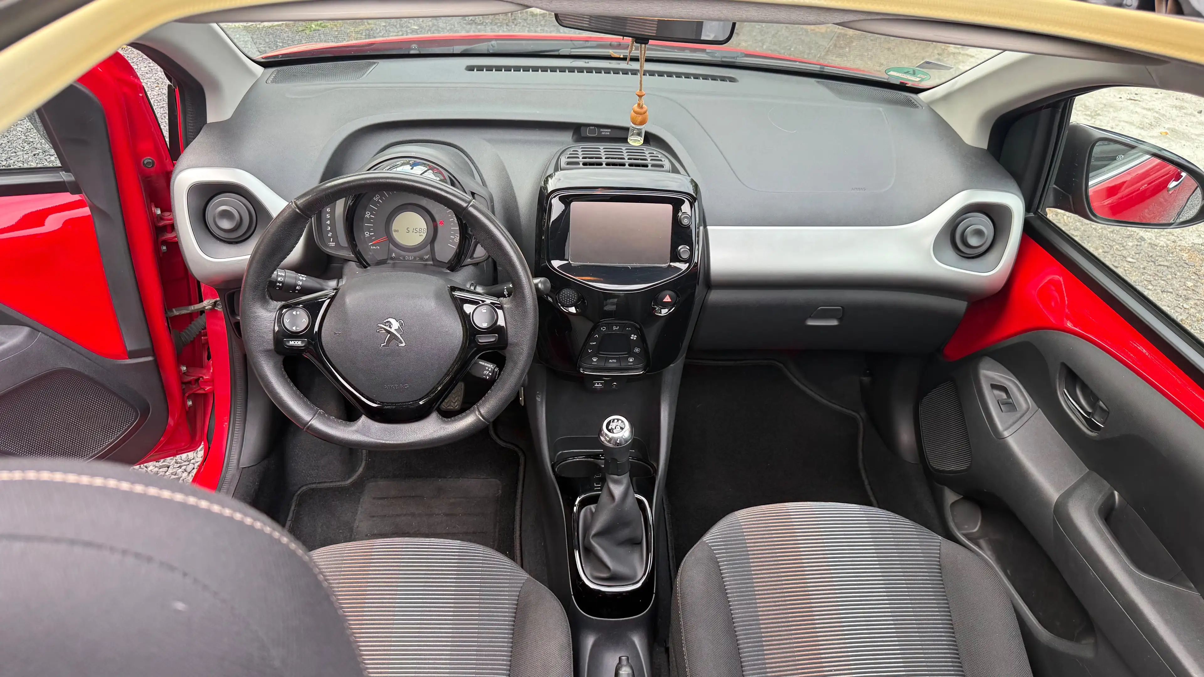 Peugeot 108 108 5-Türer PureTech 82 Top! Active — photo 8