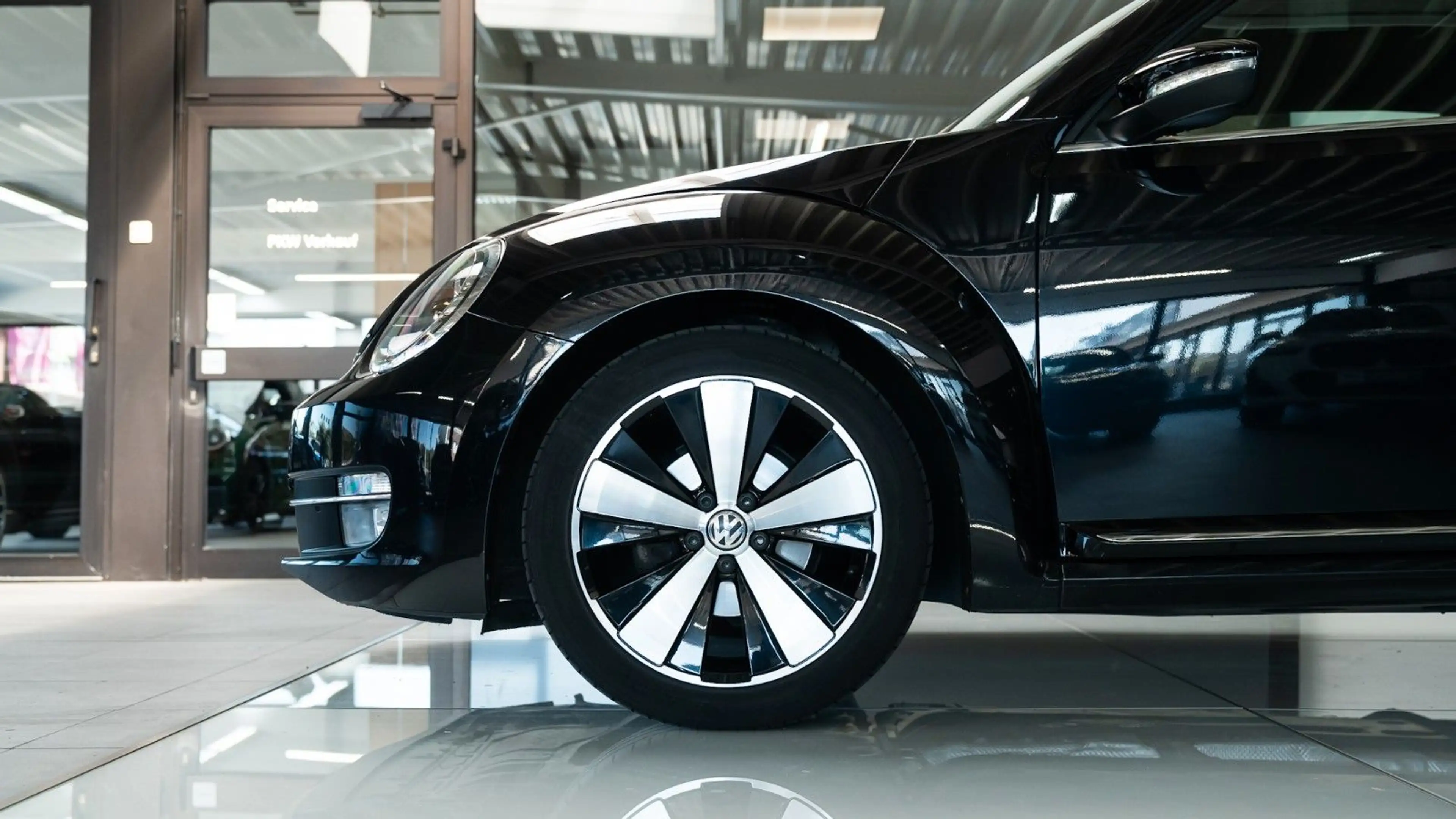 Volkswagen Beetle Lim. Sport BMT PanoDach NAVI uvm. — photo 7