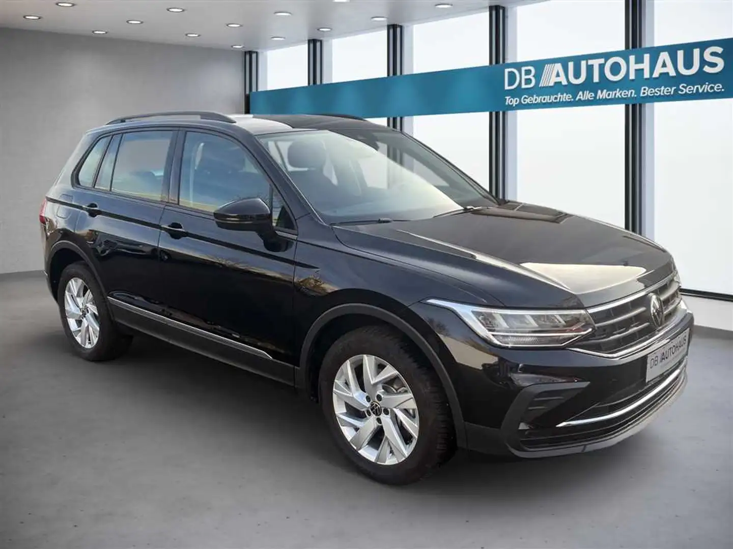 Volkswagen Tiguan Life 2.0 TSI DSG 4MOTION Zwart - 2