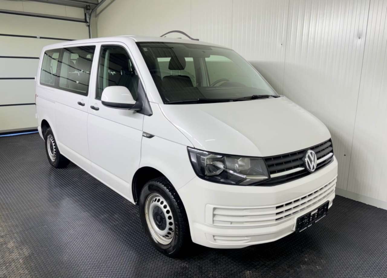 Volkswagen T6.1 Caravelle 2.0 tdi 9 posti Manuale clima