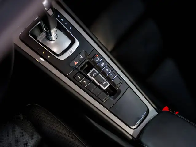 Porsche 911 view 11