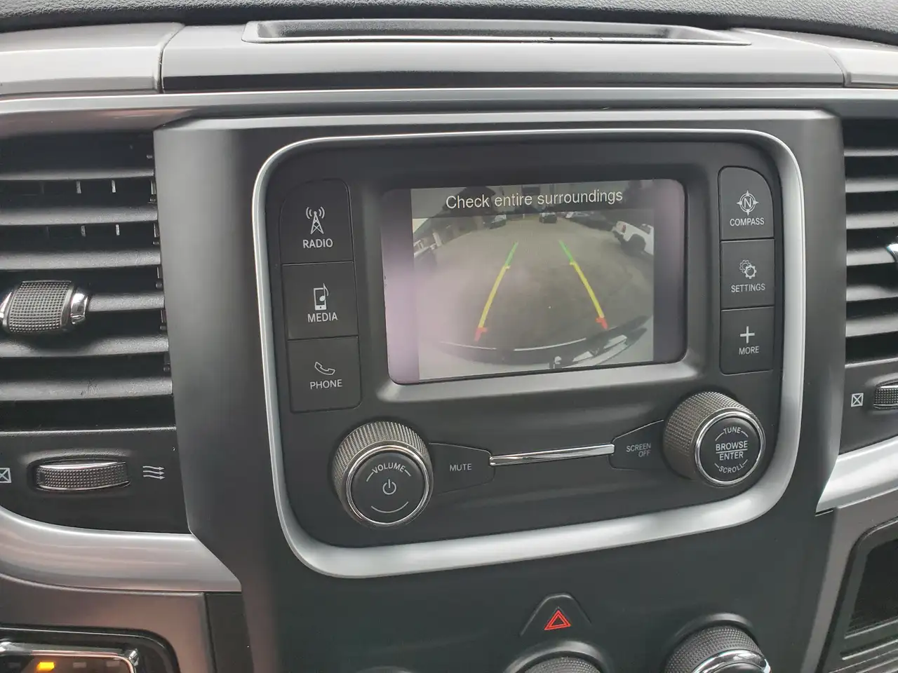 RAM 1500 снимка RAM 1500