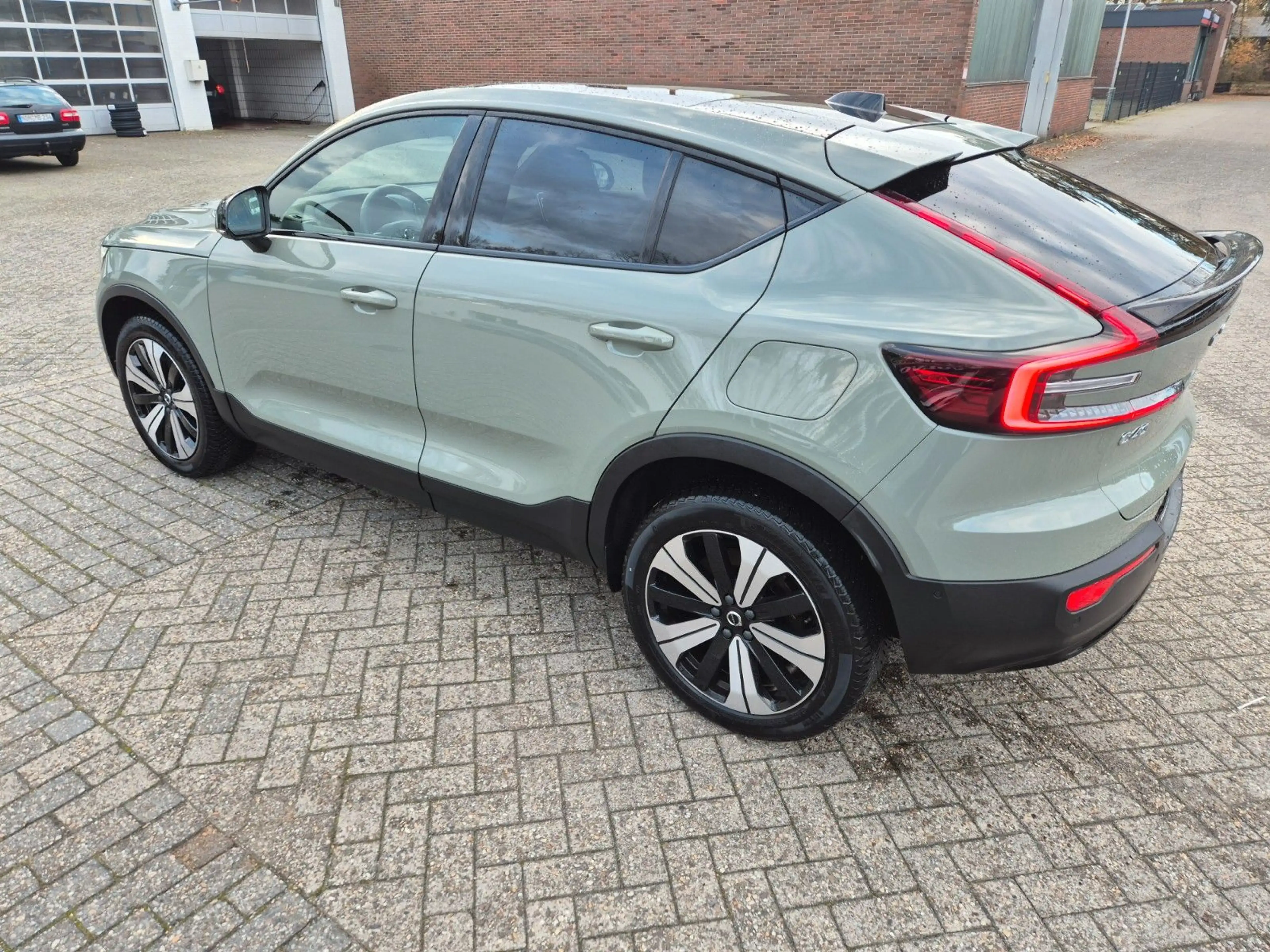 Volvo C40 Ultimate Recharge Pure Electric 2WD — photo 4