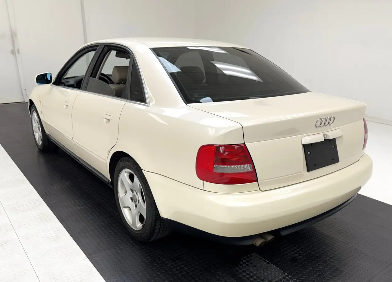 Audi A4 Sedan, foto 3