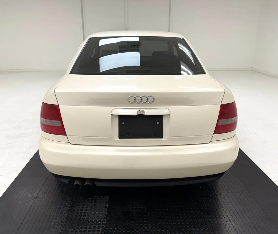 Audi A4 Sedan, foto 4