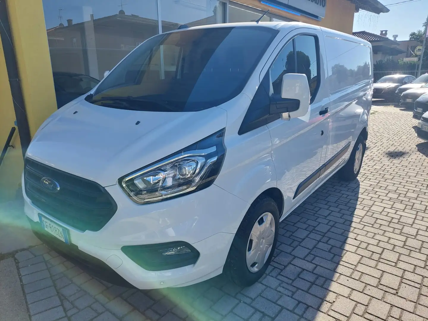 Ford Transit Custom TREND 320 L1H1 2.0TDCI 130cv Blanc - 2