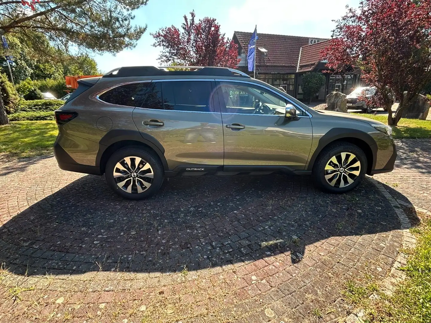 Subaru OUTBACK 2.5i Platinum Lineartronic Modell 2025 Grün - 2