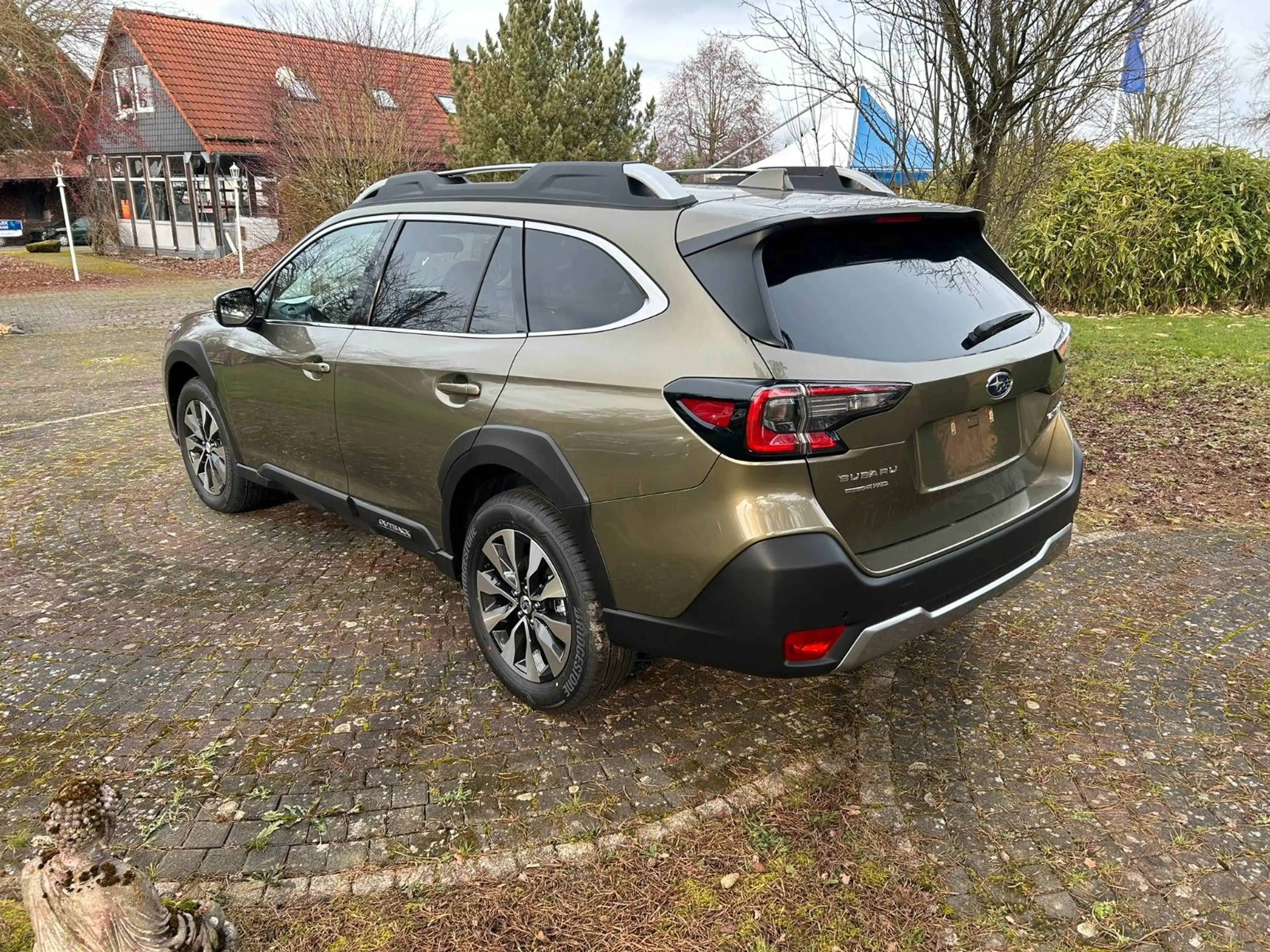 Subaru OUTBACK 2.5i Platinum Lineartronic Modell 2025 — photo 3