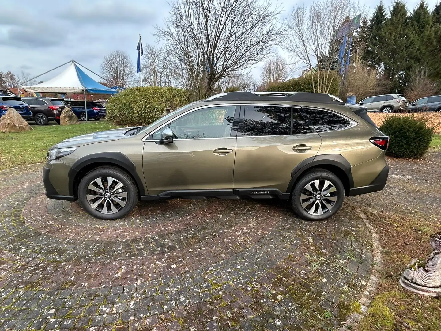 Subaru OUTBACK 2.5i Platinum Lineartronic Modell 2025 Grün - 2