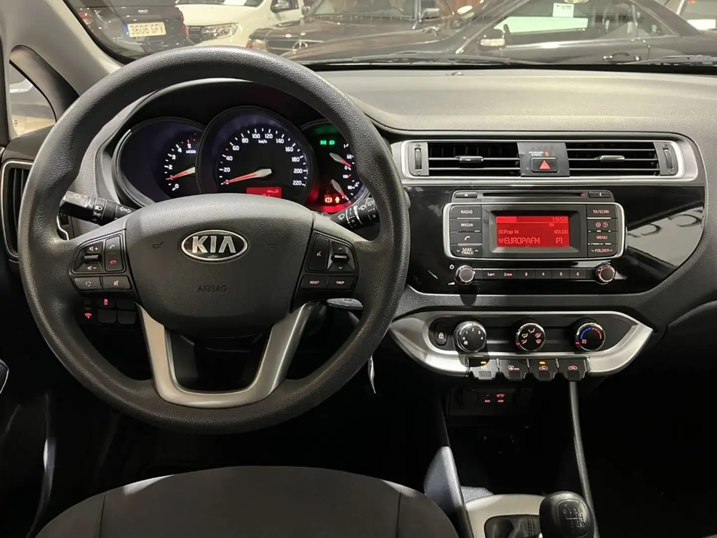 Kia Rio 1.1CRDi WGT Drive Blanco - 2