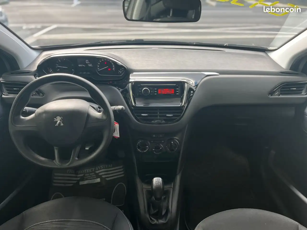 Peugeot 208 208 — photo 4