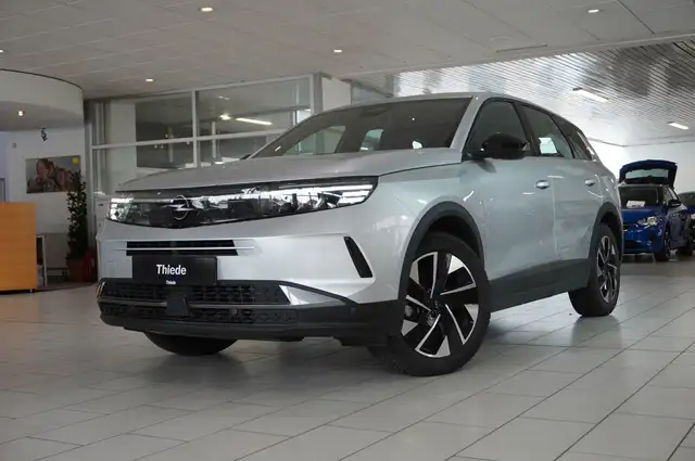 Opel Grandland view 4