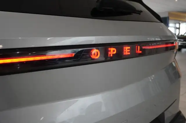 Opel Grandland view 9