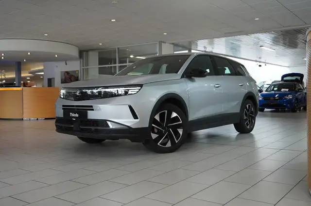 Opel Grandland view 3