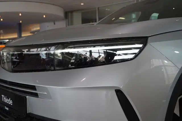 Opel Grandland view 5