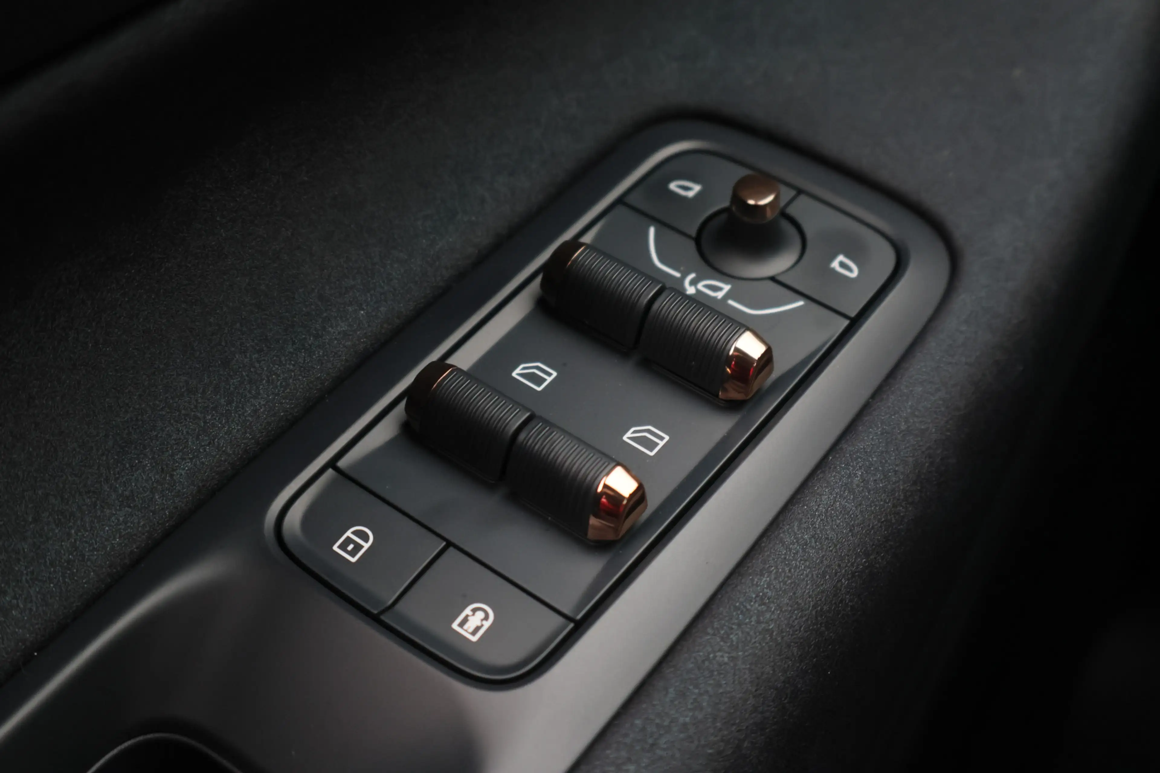 Lynk & Co 08 1.5 More Panoramadak, H&K Sound, ACC, 360° Camera, — photo 34