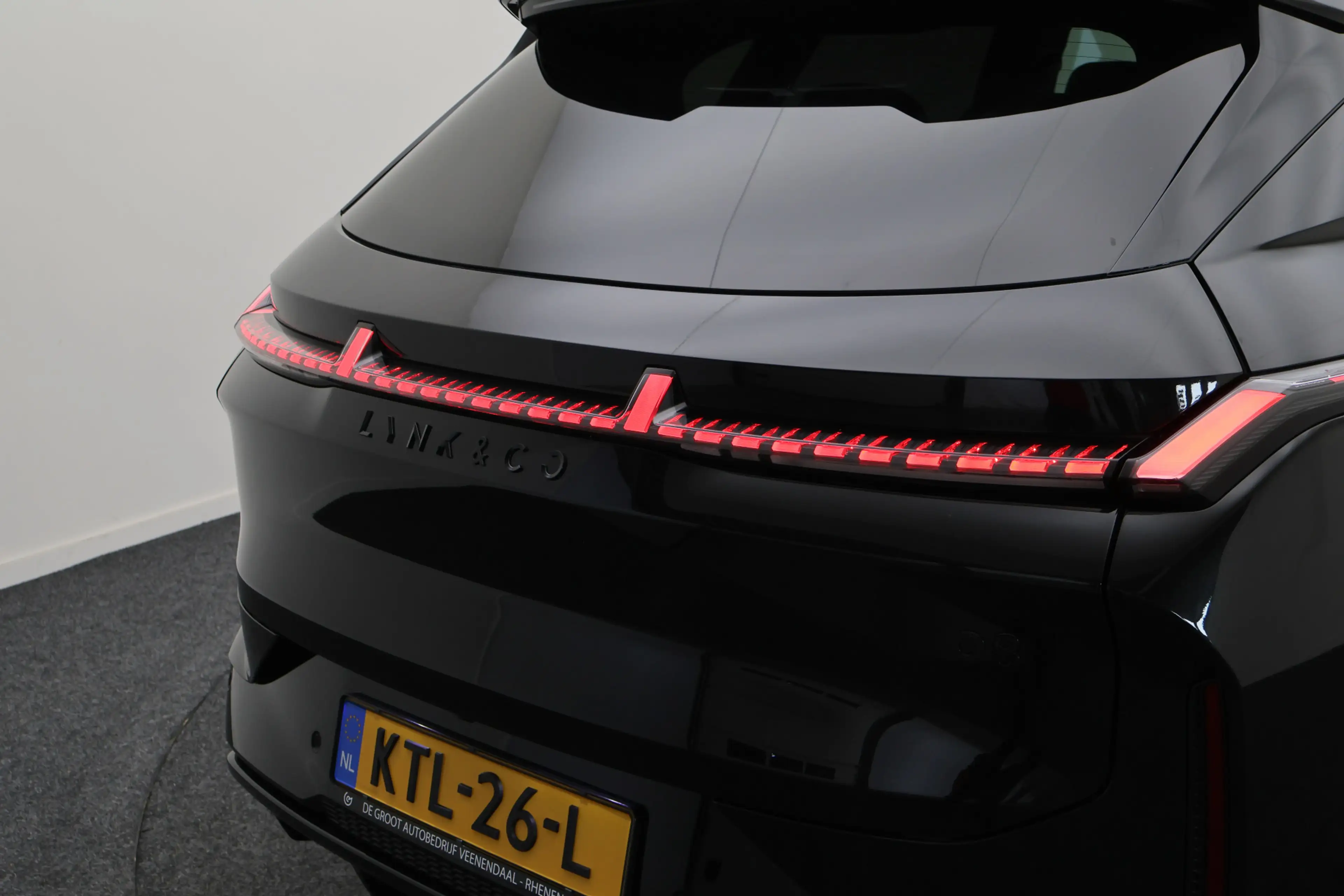 Lynk & Co 08 1.5 More Panoramadak, H&K Sound, ACC, 360° Camera, — photo 29