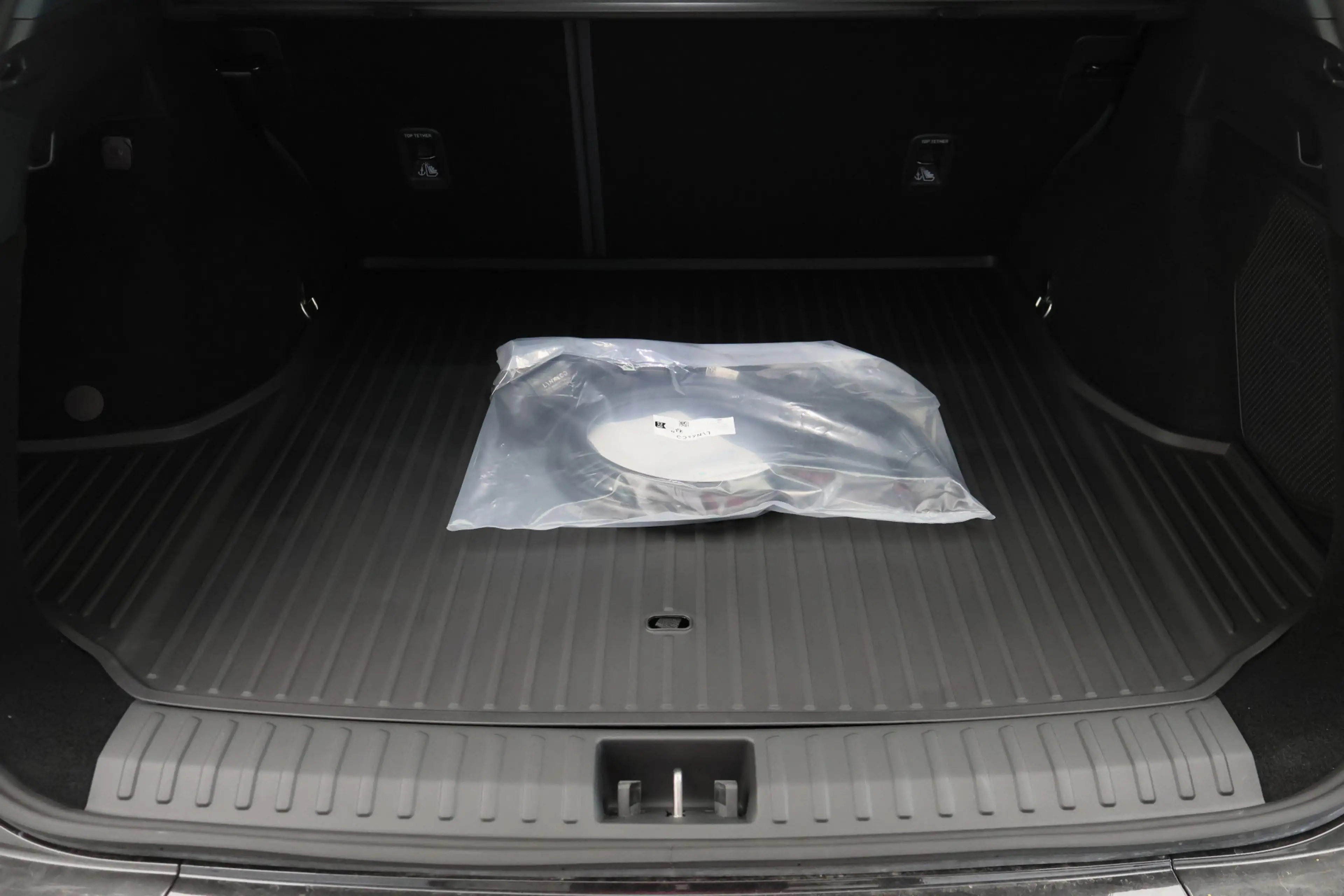 Lynk & Co 08 1.5 More Panoramadak, H&K Sound, ACC, 360° Camera, — photo 15