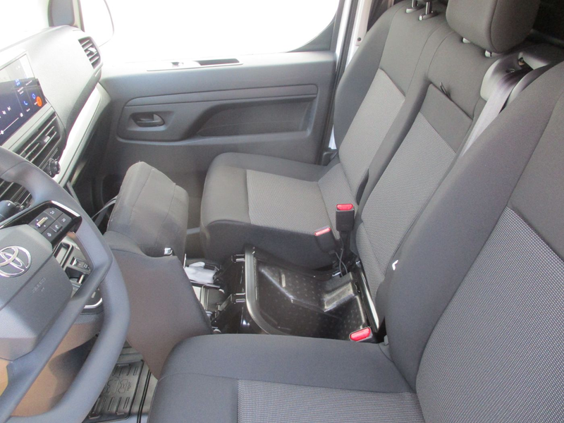 Toyota Proace Kasten 2.2 D-4D L2 Kasten Meister SHZ+PDC — photo 12