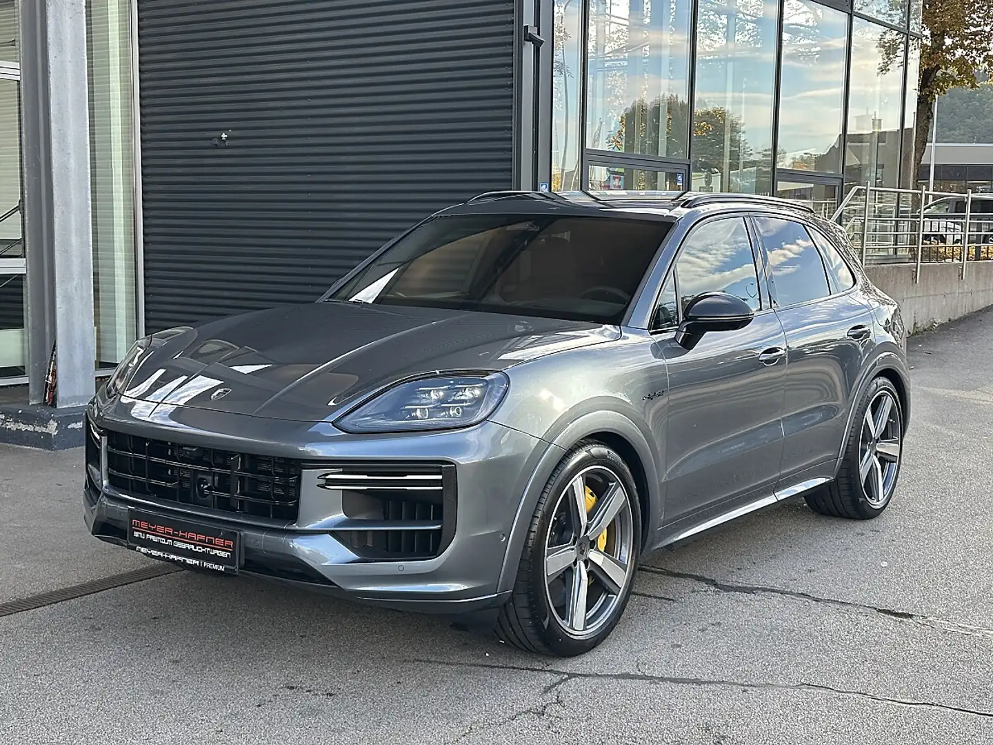 Porsche Cayenne III Turbo E-Hybrid PHEV 21,8 kWh Aut. / Keramik... Grau - 1