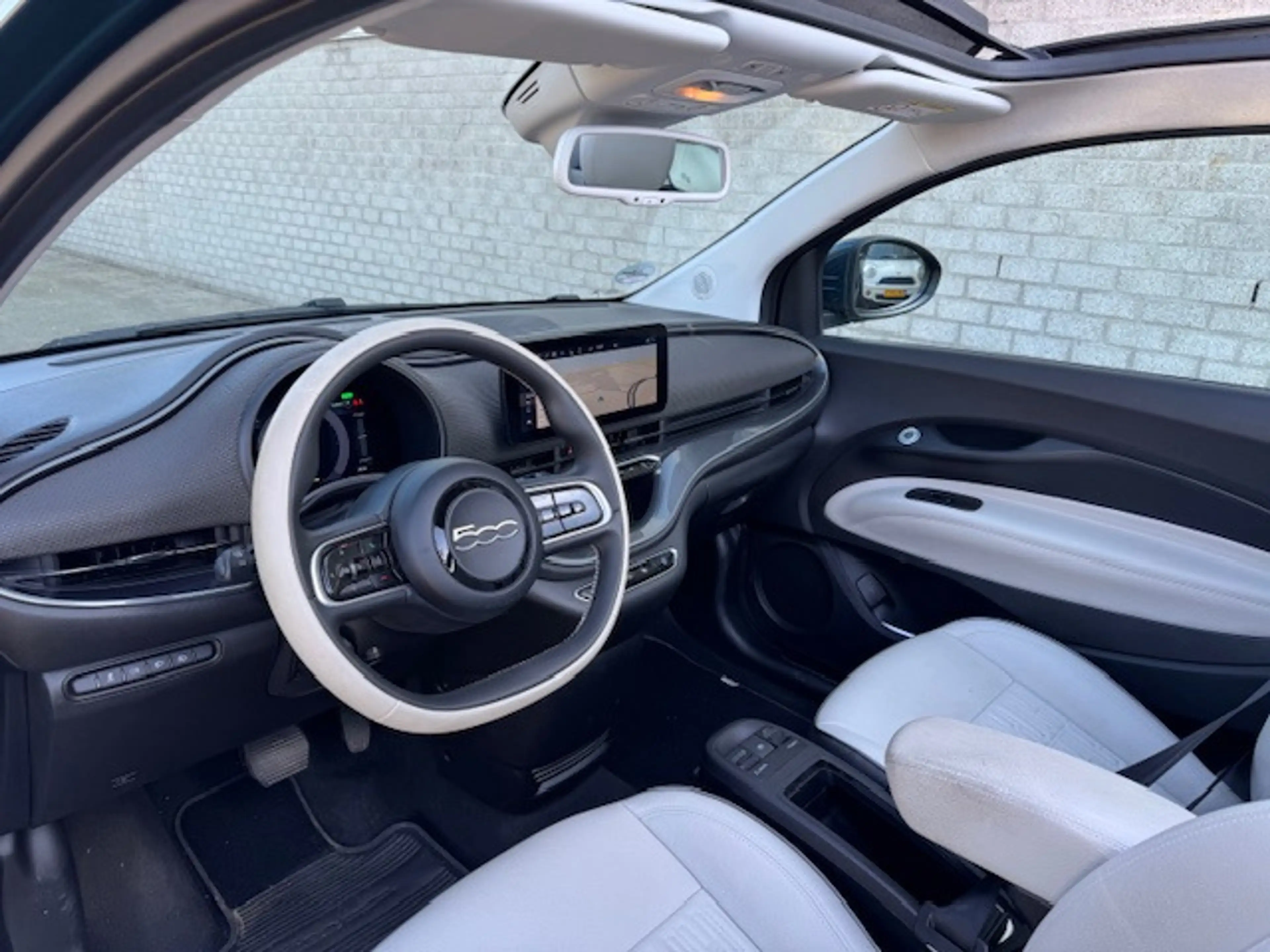 Fiat 500C E La Prima 42 kWh Cabrio by Bocelli *leder *JBL — photo 17