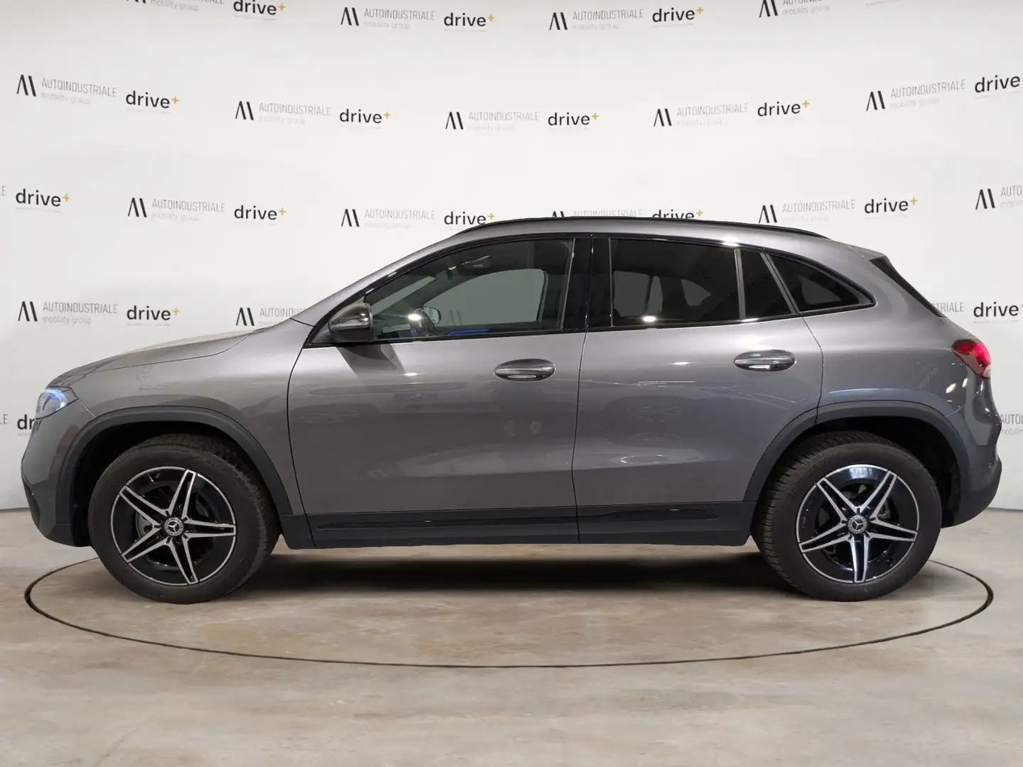 Mercedes-Benz EQA 350 350 4MATIC PREMIUM AUTOMATIC Grigio - 2