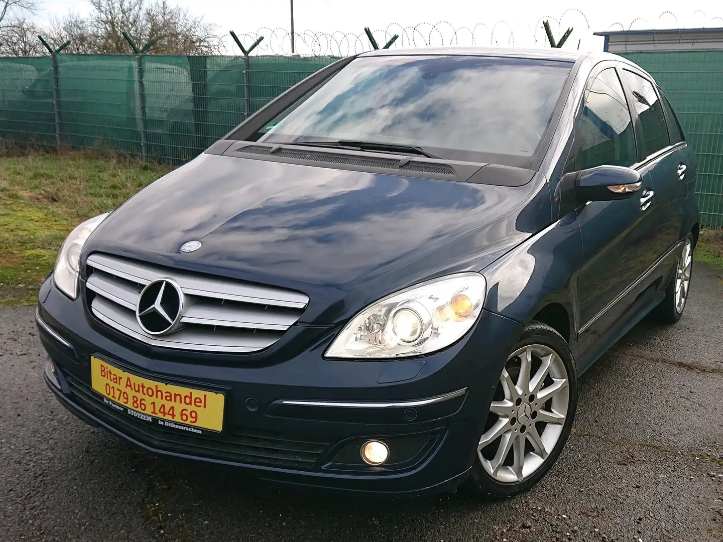 Mercedes-Benz B 170 B 170 Aut 116PS+Kamira+Navi+Blue+SHZ+Temp+N.Tüv Bleu - 2