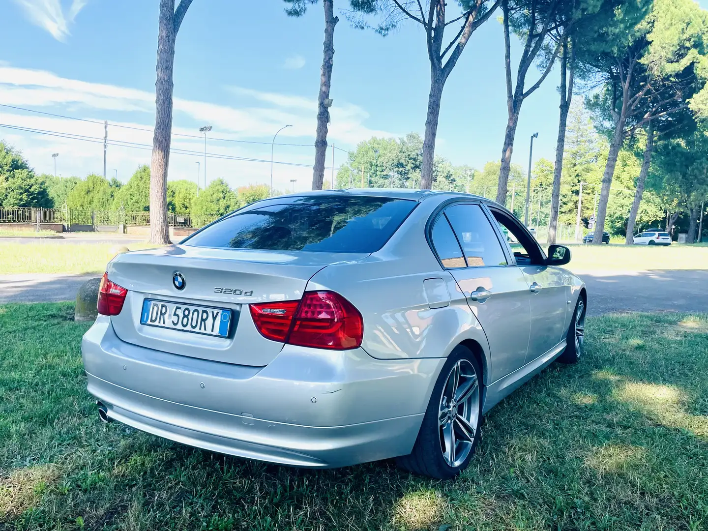 BMW 320 320d Futura 177cv Grey - 2