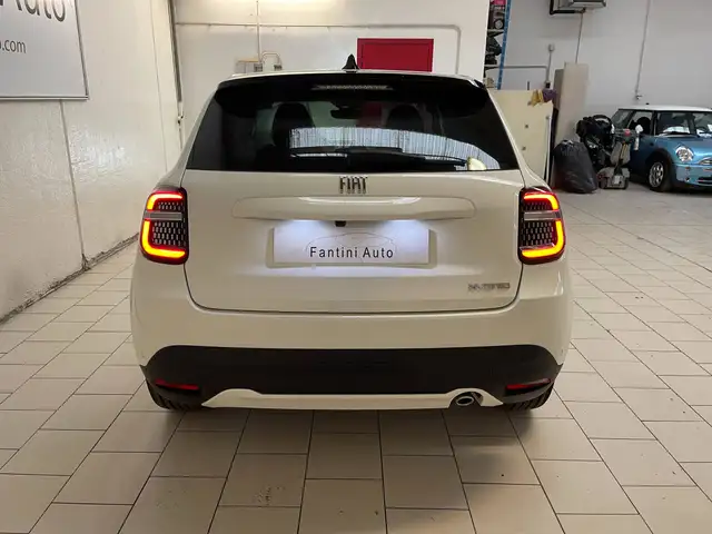 Fiat 600 view 4