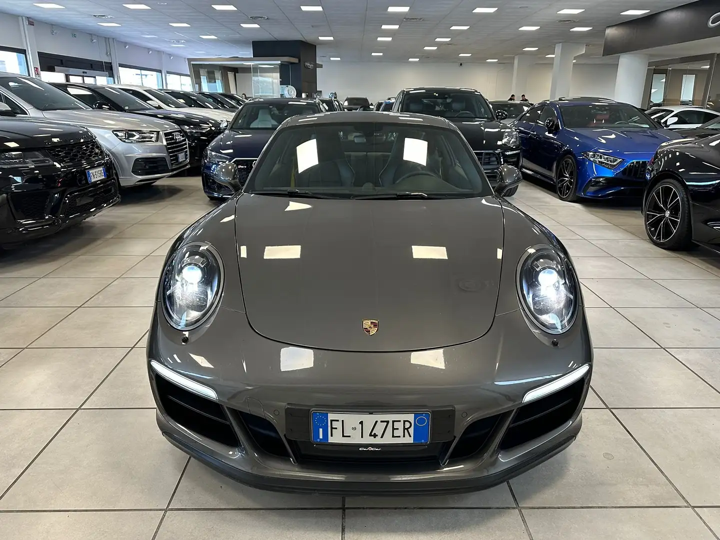 Porsche 911 Coupe 3.8 Carrera GTS pdk Gris - 2