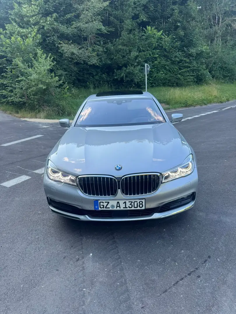 BMW 730 730d xDrive - 2