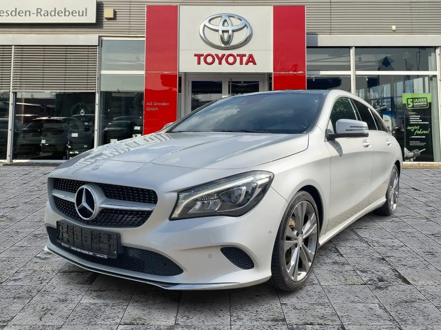 Mercedes-Benz CLA 200 CDI Shooting Brake 4Matic Urban LED+Navi Ezüst - 2