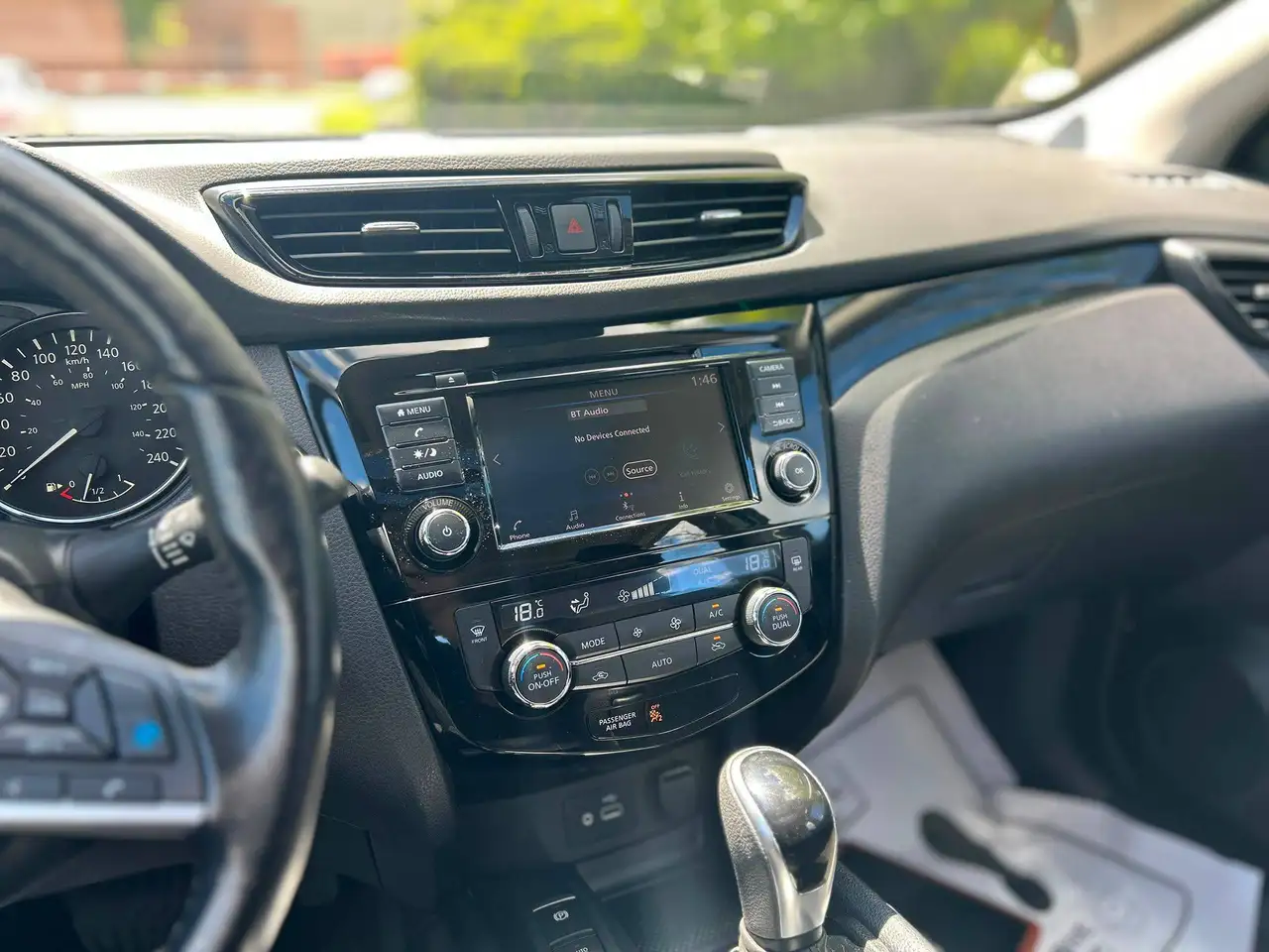 Nissan Qashqai снимка Nissan Qashqai