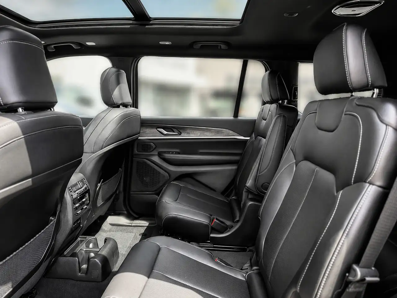 Jeep Grand Cherokee 2026 — фото 13