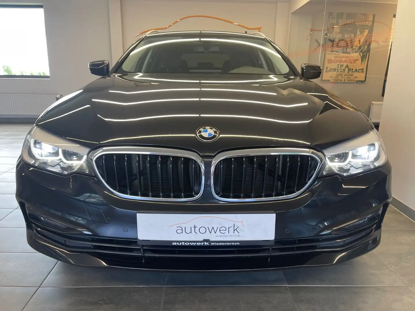 BMW 525 d T. Sport Line*AUT./Leder/AHK/Pano/LED/Navi Noir - 2
