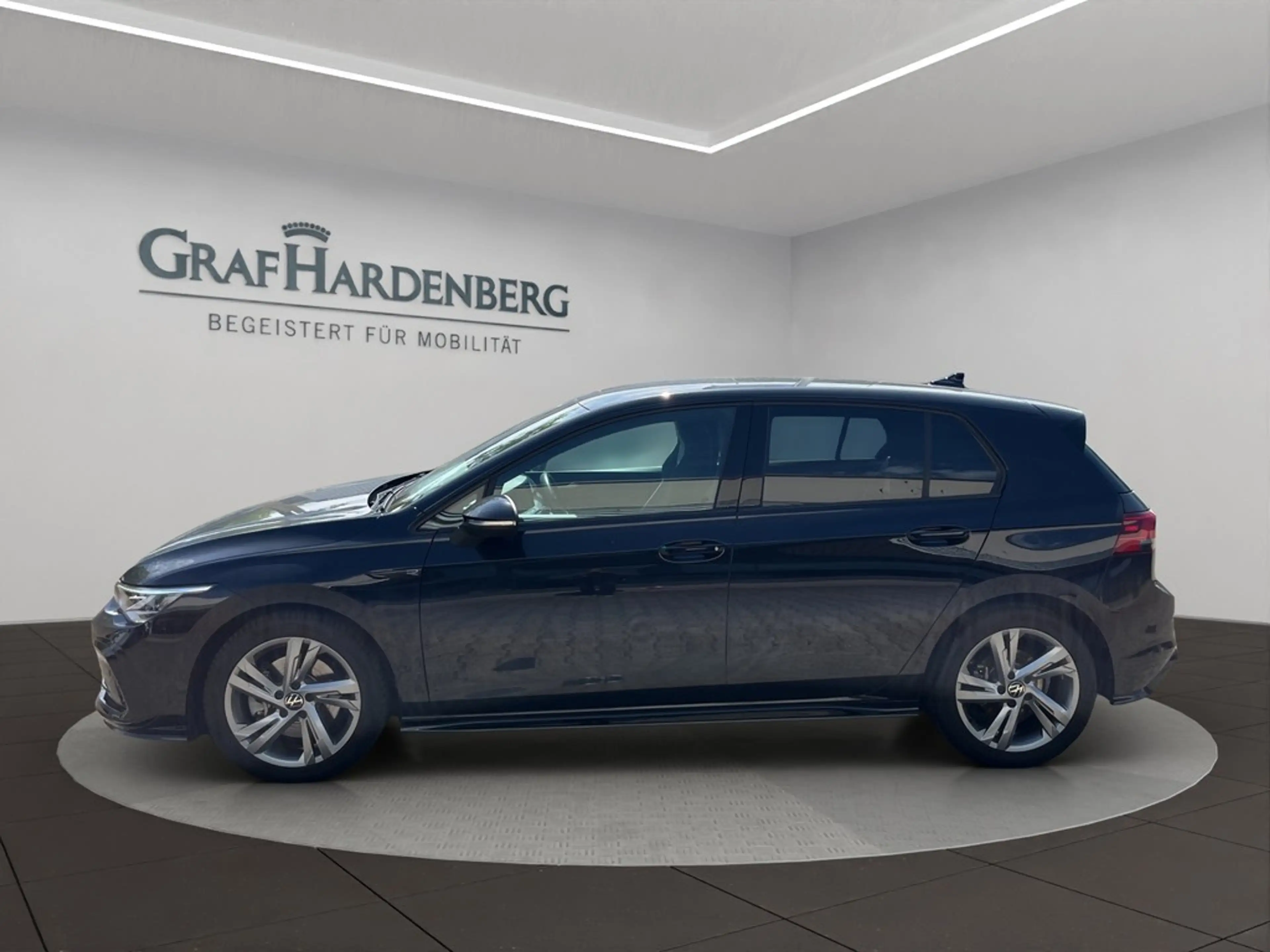 Volkswagen Golf R -Line 2.0 TSI DSG — photo 2