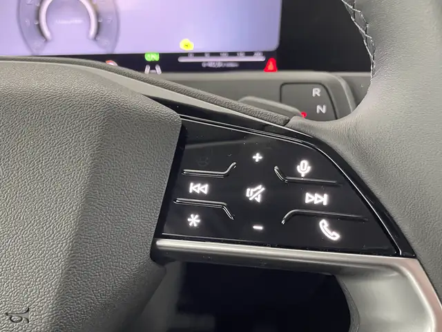 Audi Q3 view 15