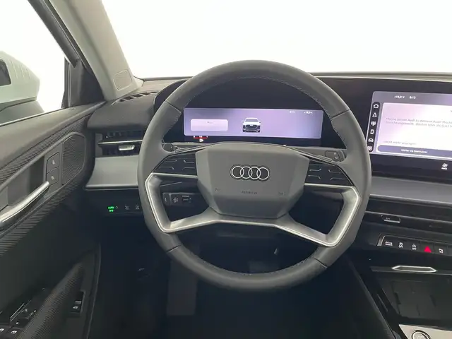 Audi Q3 view 12